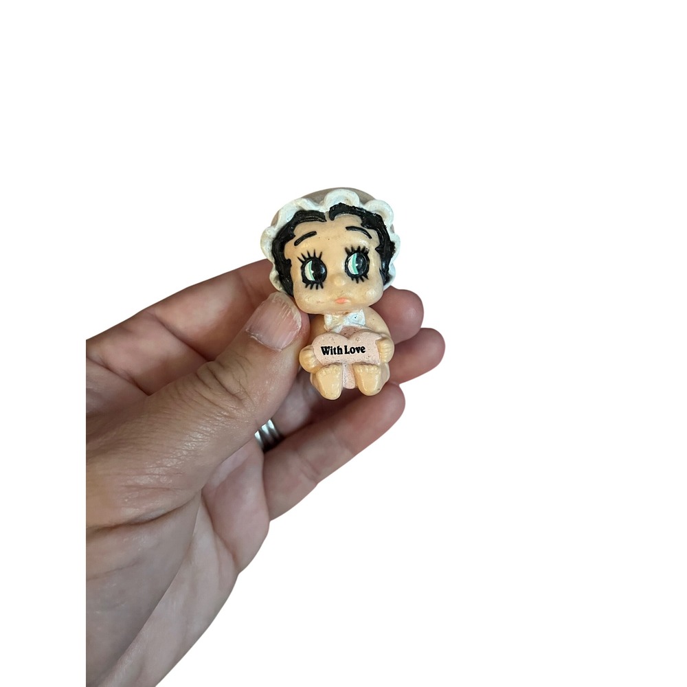 Vintage Betty Boop Baby Figurine Pink Bonnet With‎ Love Heart Miniature 2 Inch
